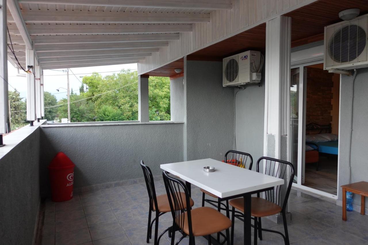 Camping Mitikas And Bungalows Plaka Litochorou Quarto foto